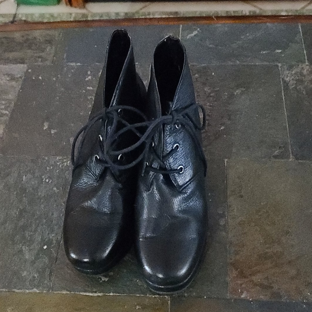 BCBGENERATION Black Ankle Boots Sz 7